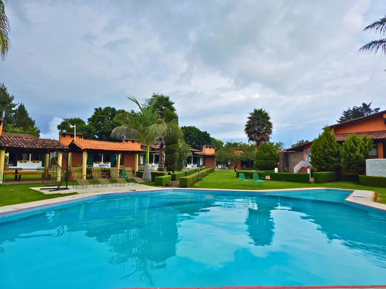 Vista al ras de la alberca